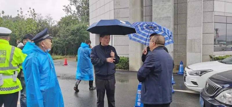 全警动员全员参与这个假期栾川到处都有他们的身影