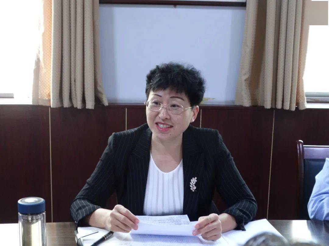 区委副书记,代区长李秀娟到西门里街道办事处调研