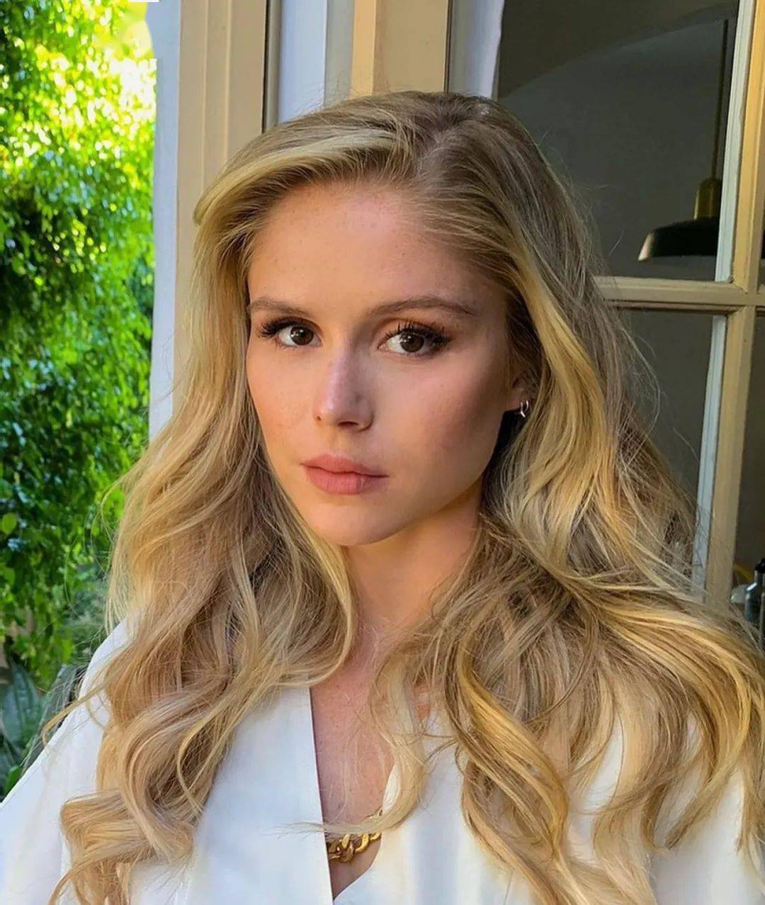 而她的饰演者叫做艾琳·莫里亚蒂 erin moriarty嗯记住她吧