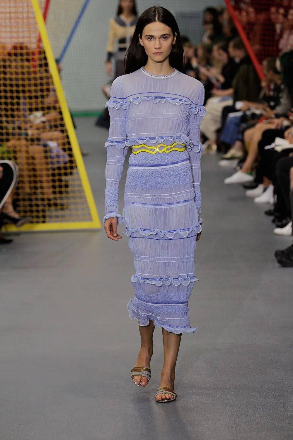 配色中关系疏远却一见就燃的3组互补色黄紫篇