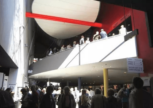 位于海牙的荷兰舞蹈剧院是雷姆·库哈斯(rem koolhaas)和他的oma事务
