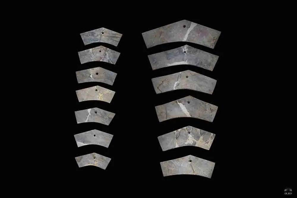 中原藏珍鹰蕴战国石编磬