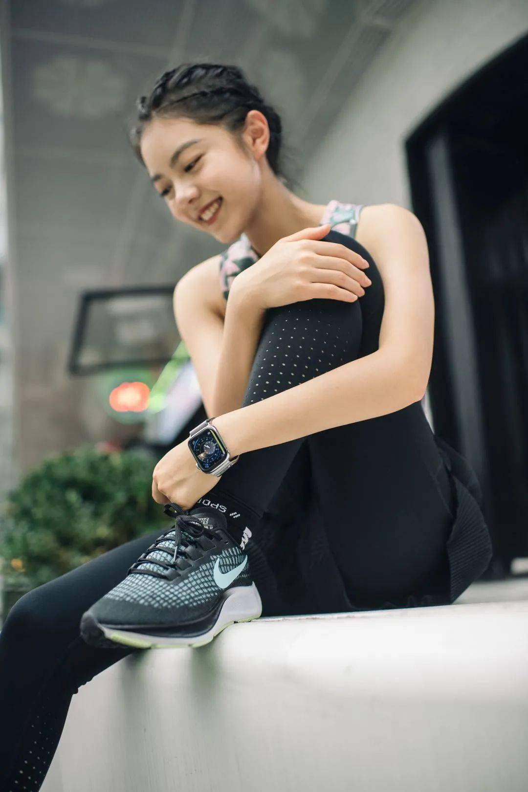 赵今麦穿着nike air zoom pegasus 37女子跑步鞋等,nike running最新