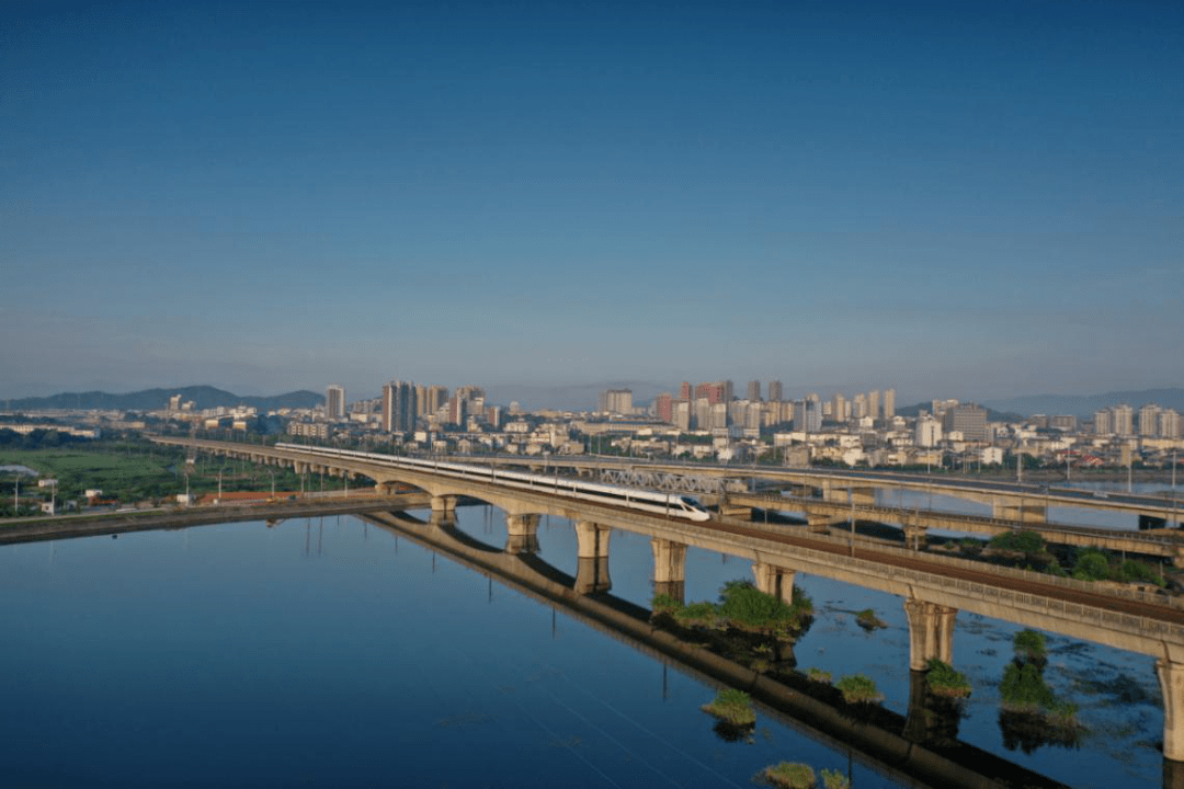 美丽德安一河两岸桥飞渡隆平故里畅通途