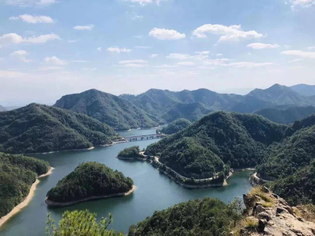 18行走在浙江最美山脊-永康三渡溪(经典攀爬线路)_水库