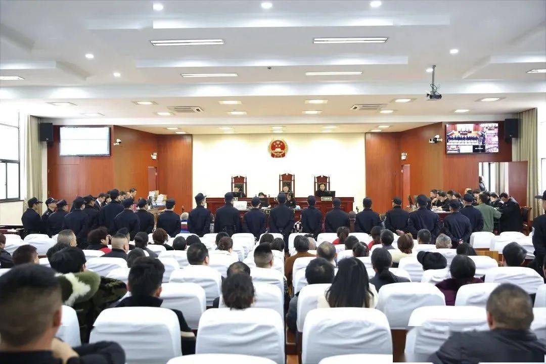 台州14人涉黑案宣判!"黑老大"最高获刑25年_手机搜狐网