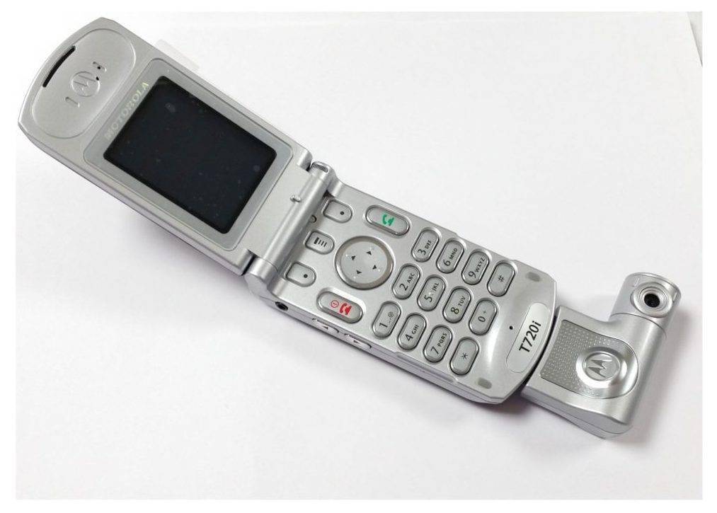 几乎同时,摩托罗拉推出了 t720i.
