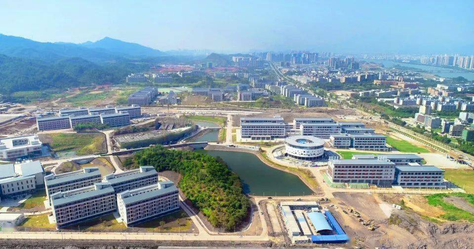 河源首所本科院校今天开学!