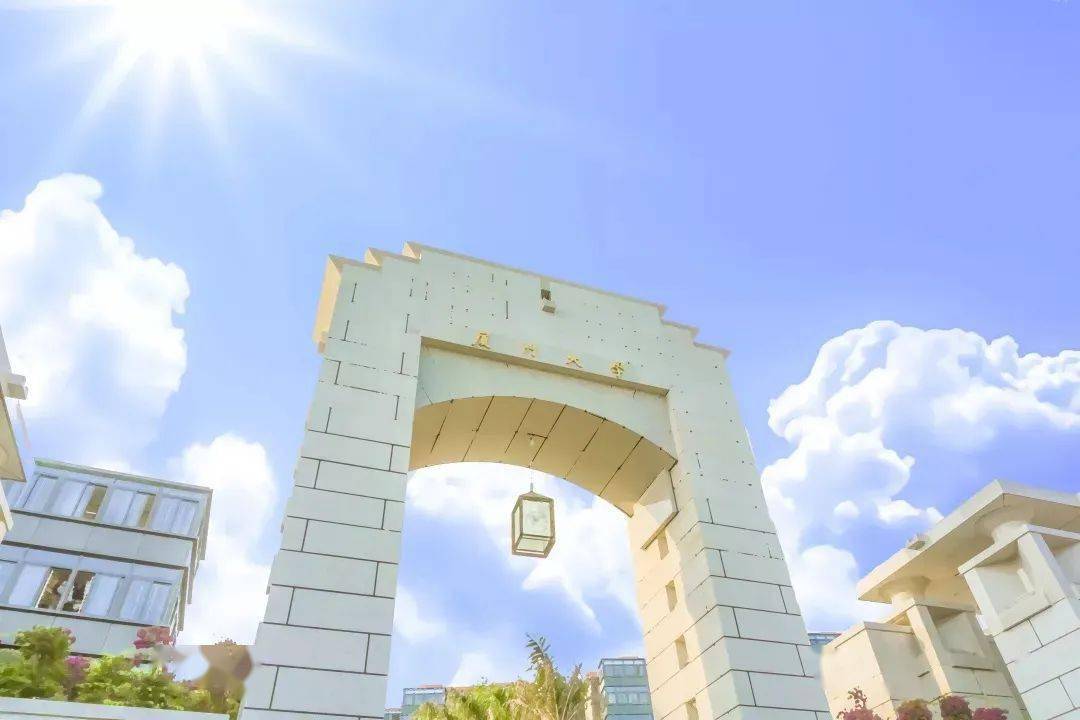 中国人民公安大学公众号,警徽圈公众号05北京师范大学图片来源:北京