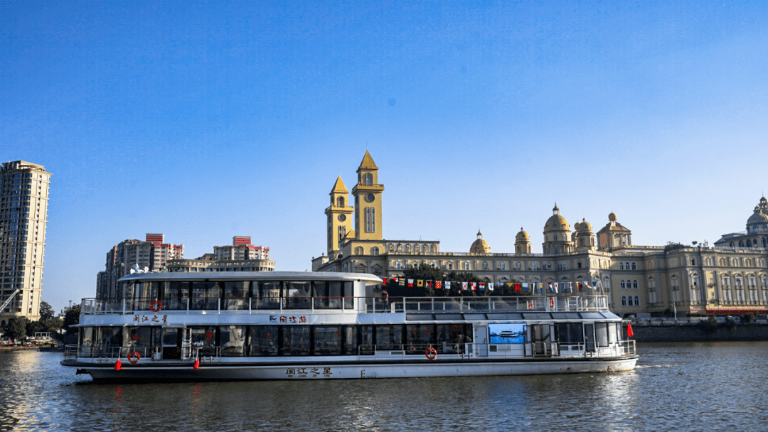 福建省第一艘新能源高端旅游客船闽江之星轮首航