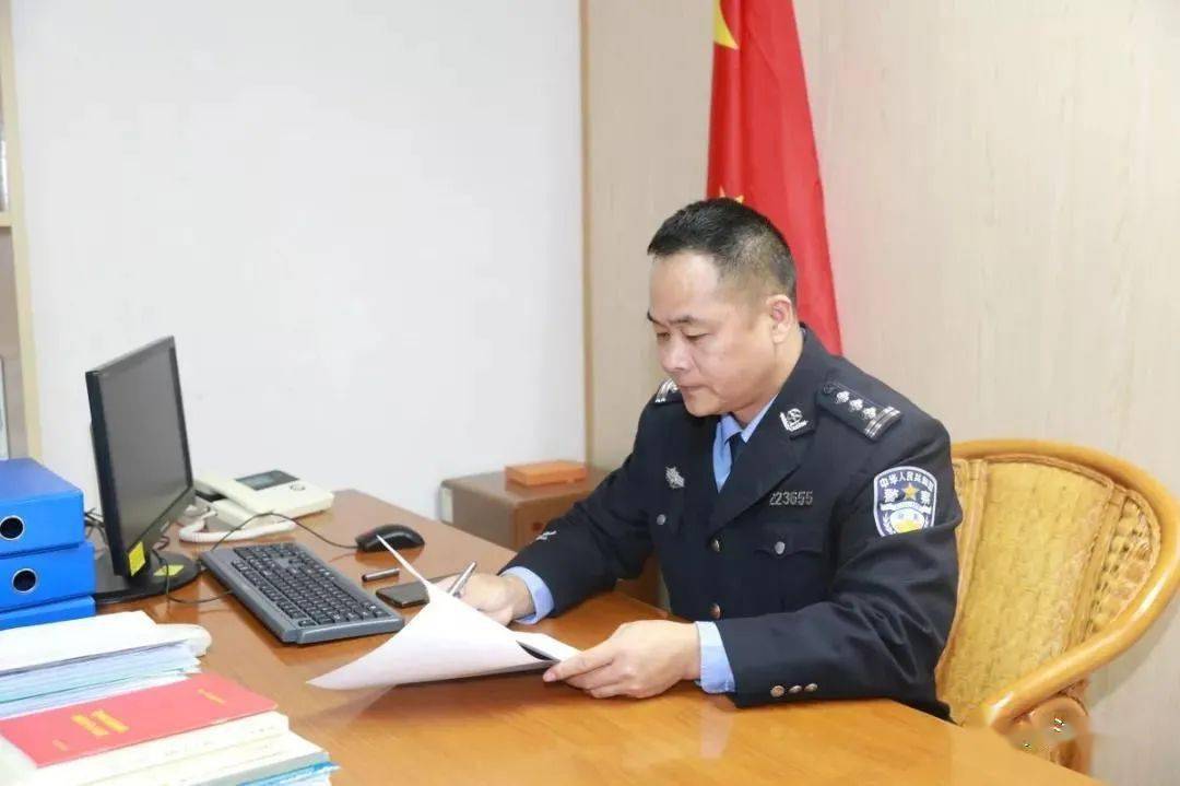 作为扫黑一线的"奔跑者",刑侦战场的"狩猎者",广东省茂名市公安局刑警