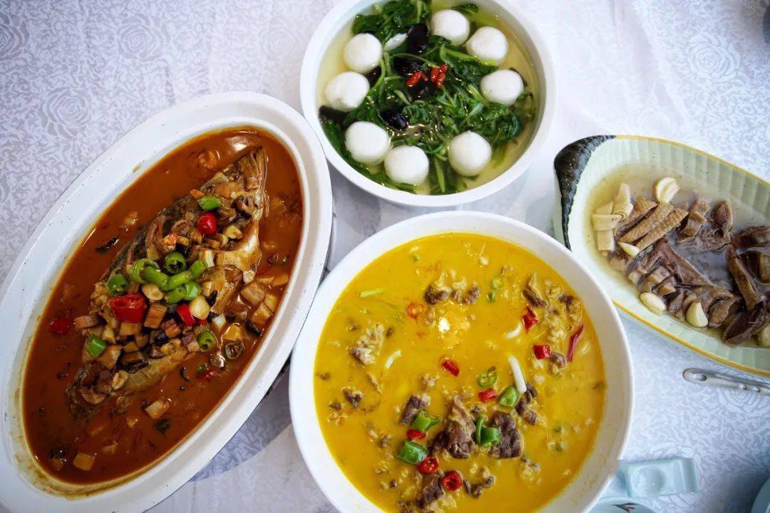 坐落在板桥弘阳装饰城附近,相对于其它几家分