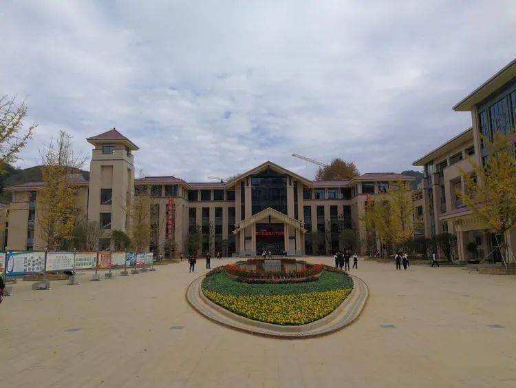 都匀一公办学校更名并改为初级中学此前高一年级已停止招生