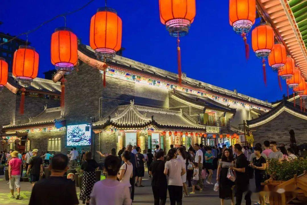 2. 赤峰市红山区新华商业步行街