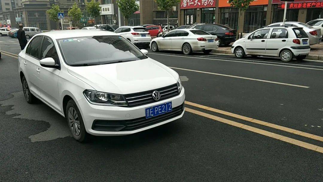 违法车牌:晋egp892违法地点:阳光地带路段违法车牌:晋a698vy违法地点