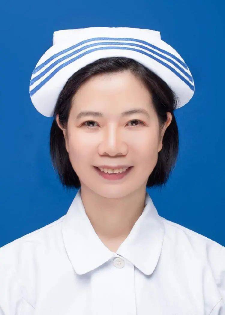 李自琼,主任护师,硕士生导师,重医附一院感染科护士长,中华护理学会