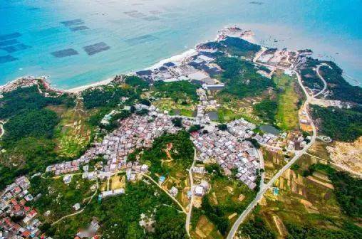 福建省漳州市詔安縣梅嶺鎮南門村,位於梅嶺半島東南部,依山環水,面臨