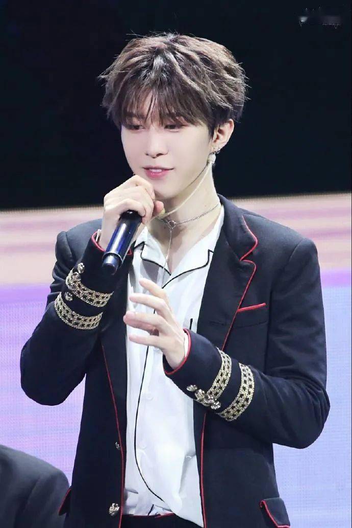 一问一答谭松韵经纪人点赞易烊千玺被捧杀撒野范丞丞杨幂接戏王晓晨