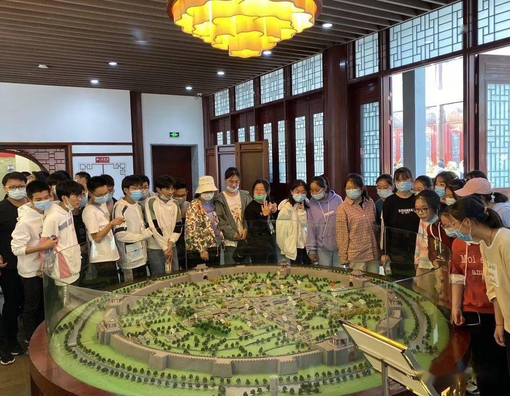 【金秋游学】:泰兴一高举行"畅游三馆,爱国同行"文旅活动