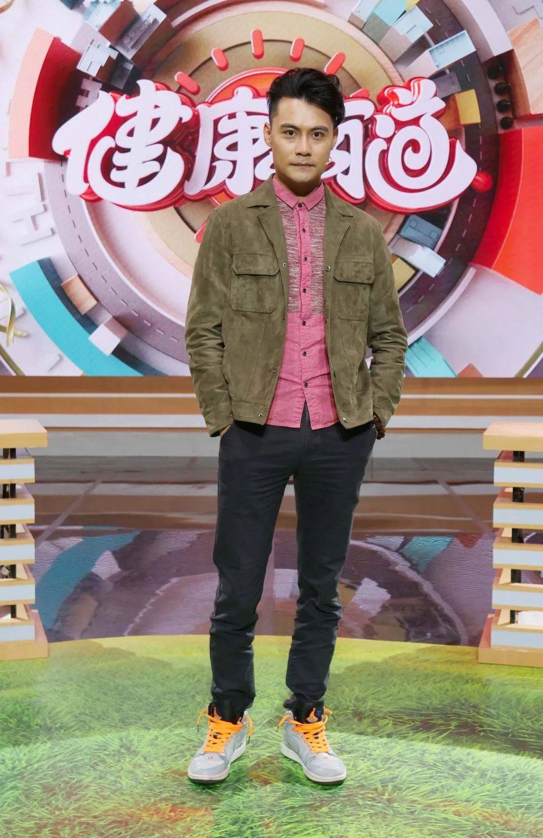 shareid=r5nmxbsa徐 靓陈 哲邝祖乐孙 鹤主持人情报员情报员情报员