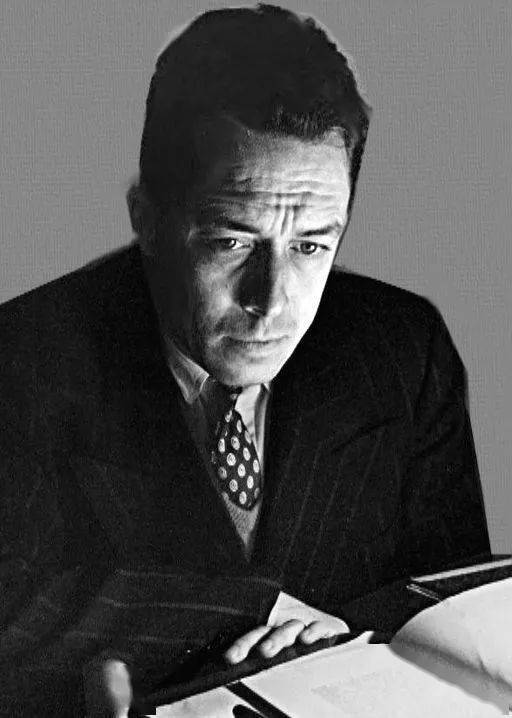 草间弥生,弗里达,加缪……艺术家文人们平时都爱穿什么?