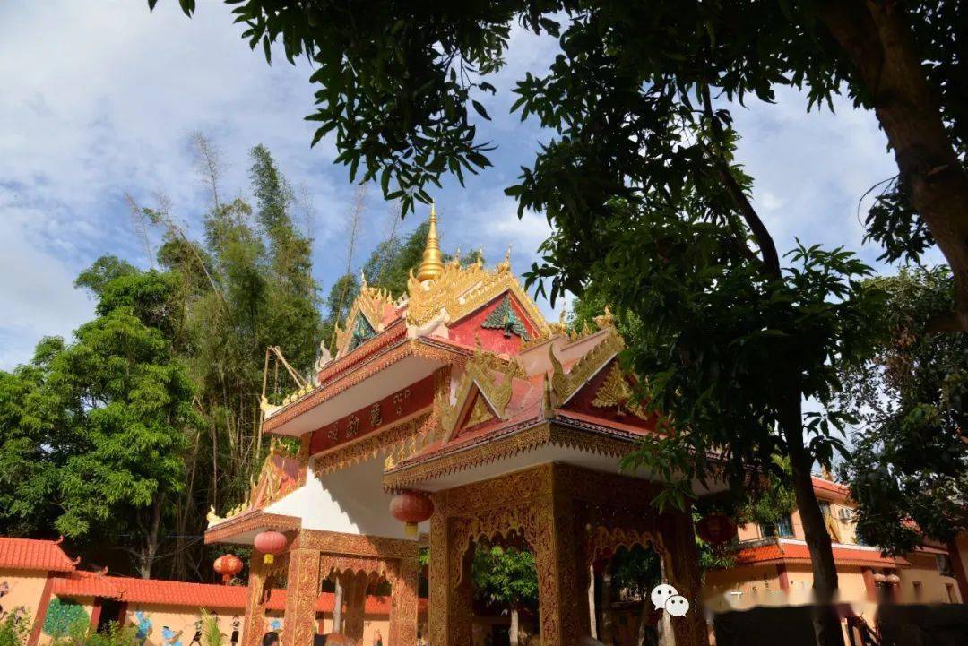 红河谷勐龙河畔傣族人家劲吹民族团结风