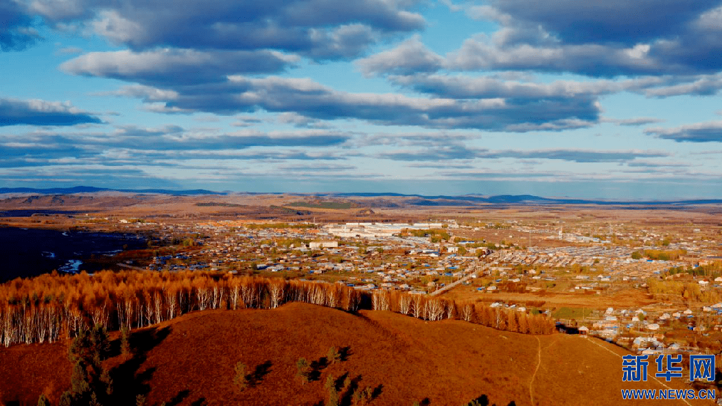 乌尔旗汗天高气爽景色迷人