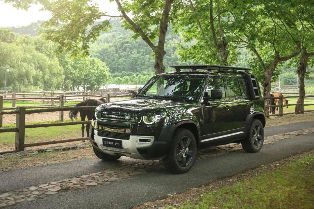 兼具空间性与越野性品鉴全新路虎卫士110