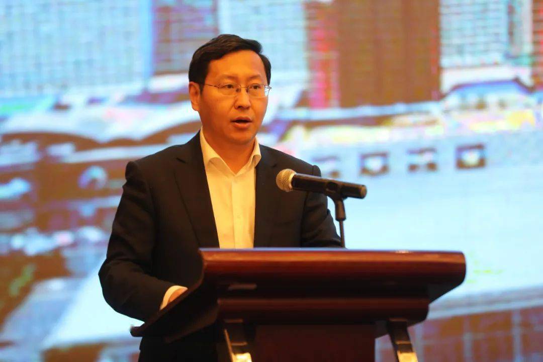 作现场推介,沈阳高新区党工委副书记,管委会常务副主任王立勋主持会议