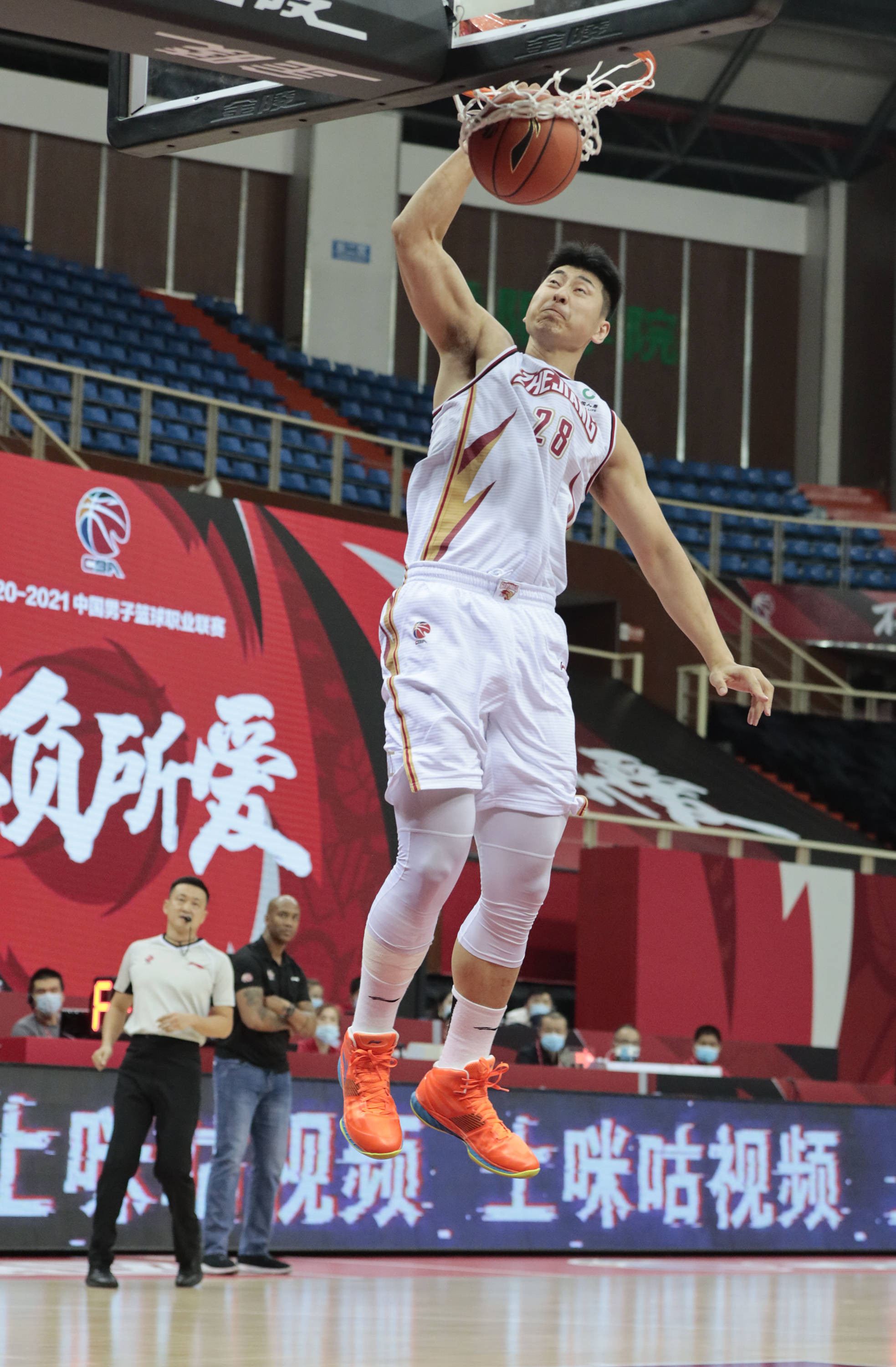 密歇根大学 vs 威廉玛丽大学