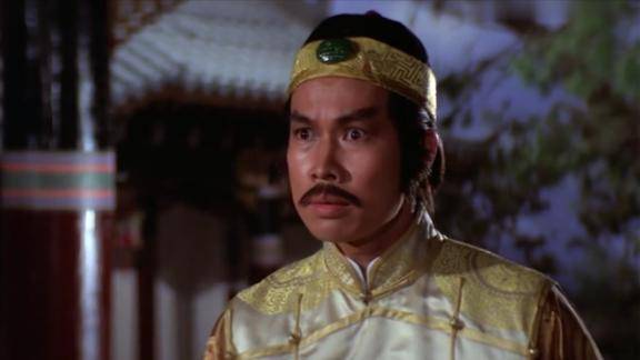 书剑恩仇录:乾隆被红花会劫持,有凳子也不让坐,终于要开饭了!