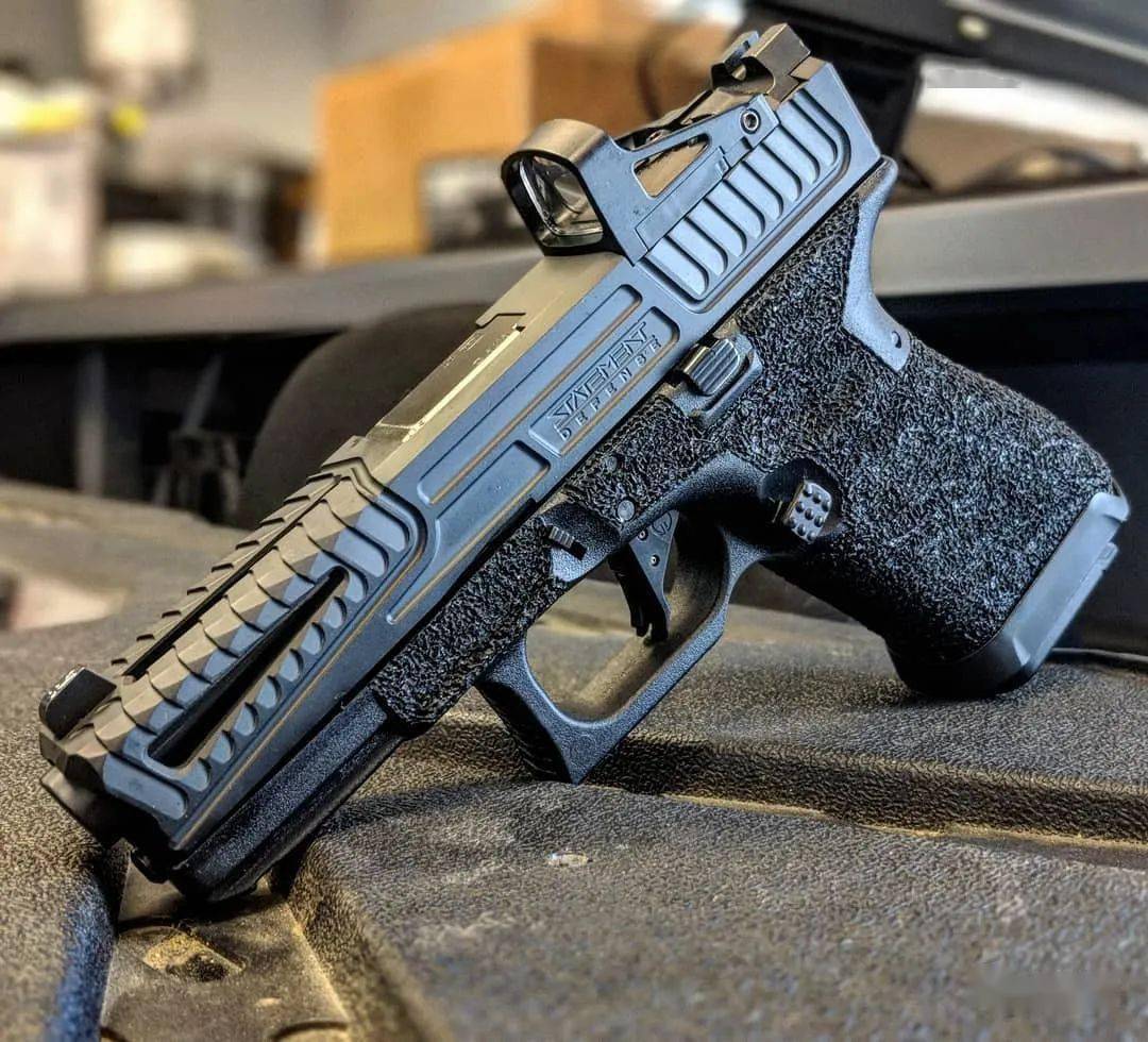 极致美学使用statement防御公司滑套拼装的格洛克手枪美图