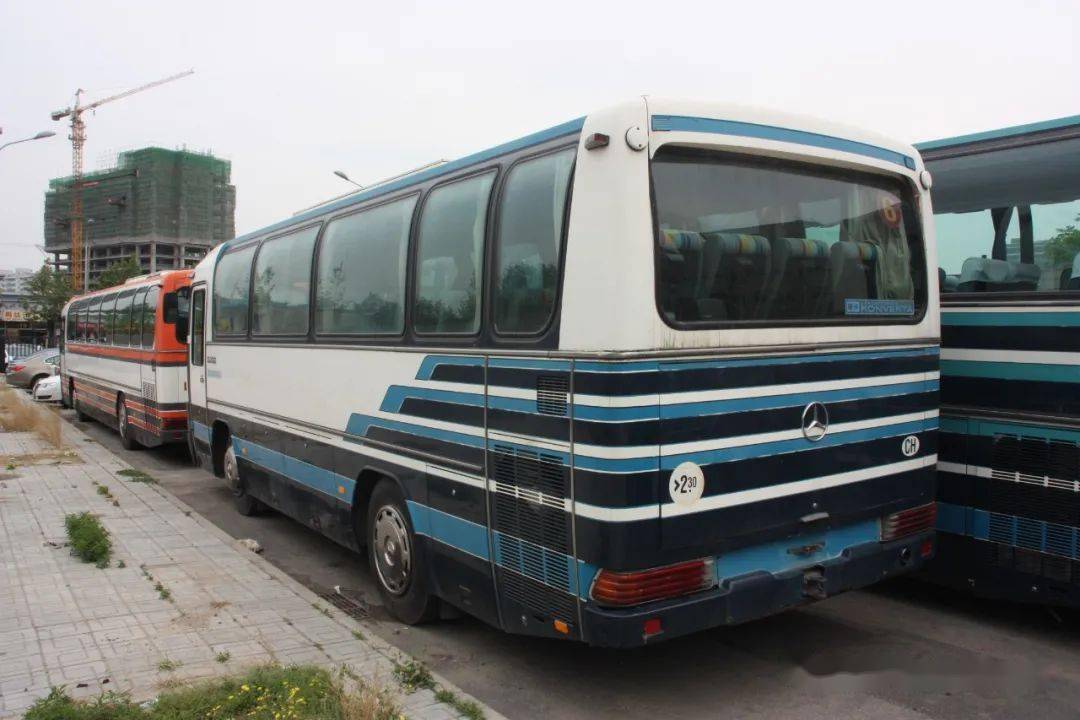 曾隐藏在北京三元桥的四辆原装奔驰o303客车从8米7到12米都有