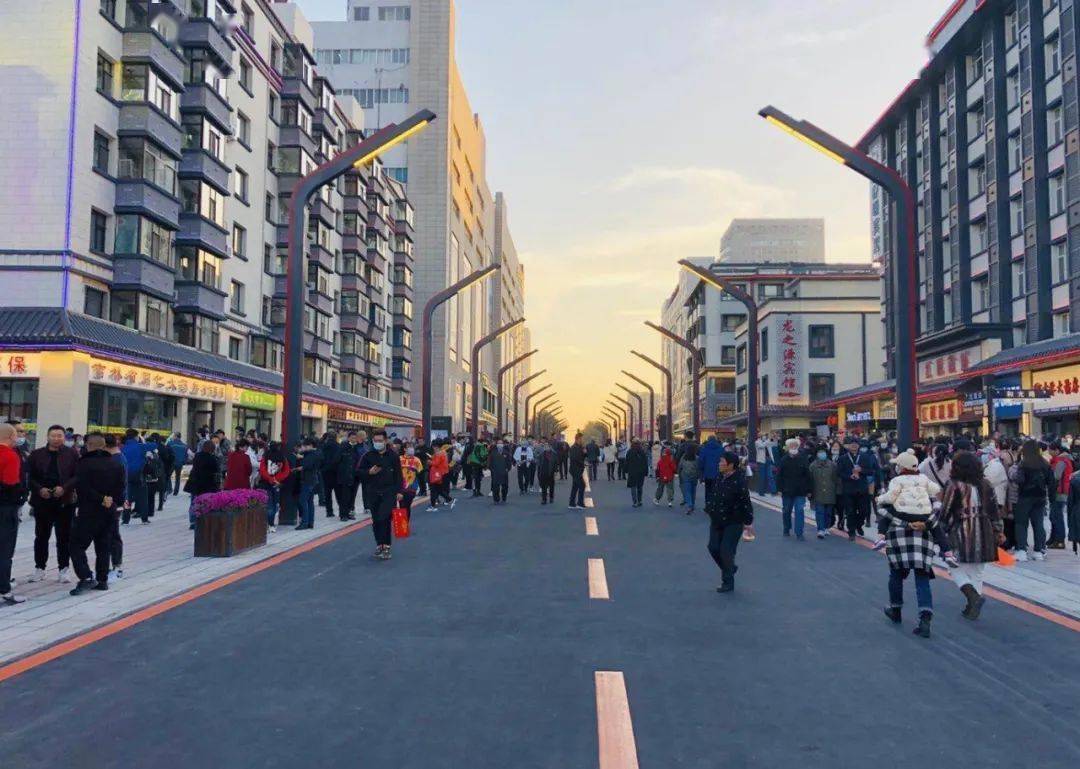 长340米,范围是红旗街工农大路——万宝街段,沿线辐射区域内的富锦路