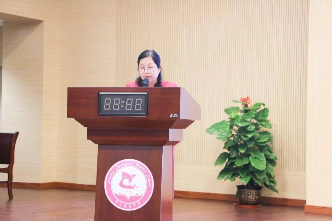 青蓝结对 共普华章 ——柳州铁一初中,柳州崇远中学举行青年教师拜师