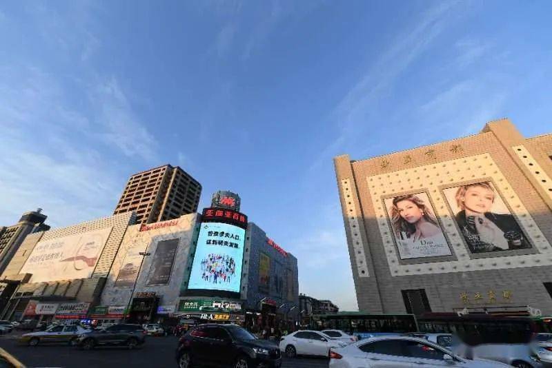 城市文化名片有轨电车等红旗街新华书店还有长影旧址博物馆商场这