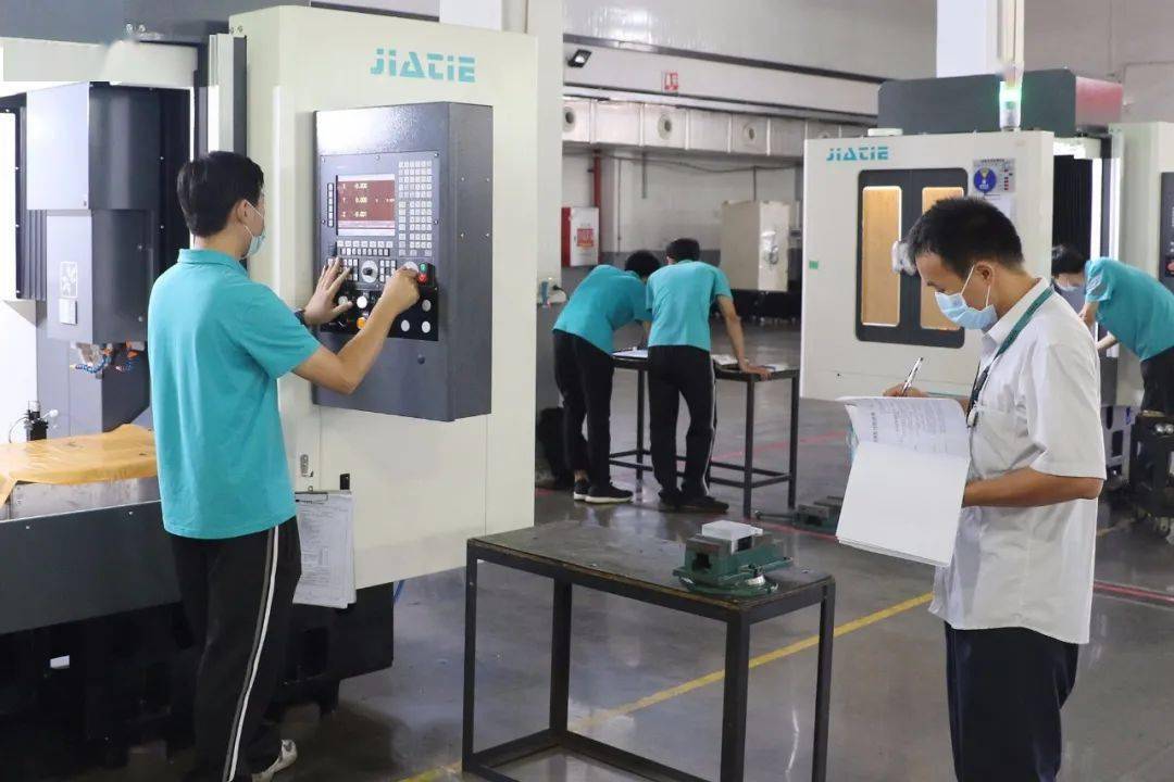 通过这次技能大赛,参赛人员展示了他们扎实的技能水平,提升了沟通协调