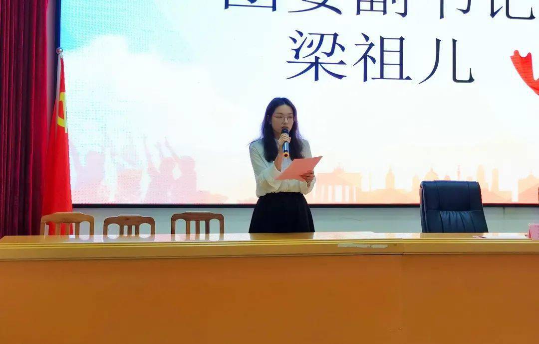 2020年10月18日,新丰县个体私营企业志愿者协会的志愿者们走进新丰县