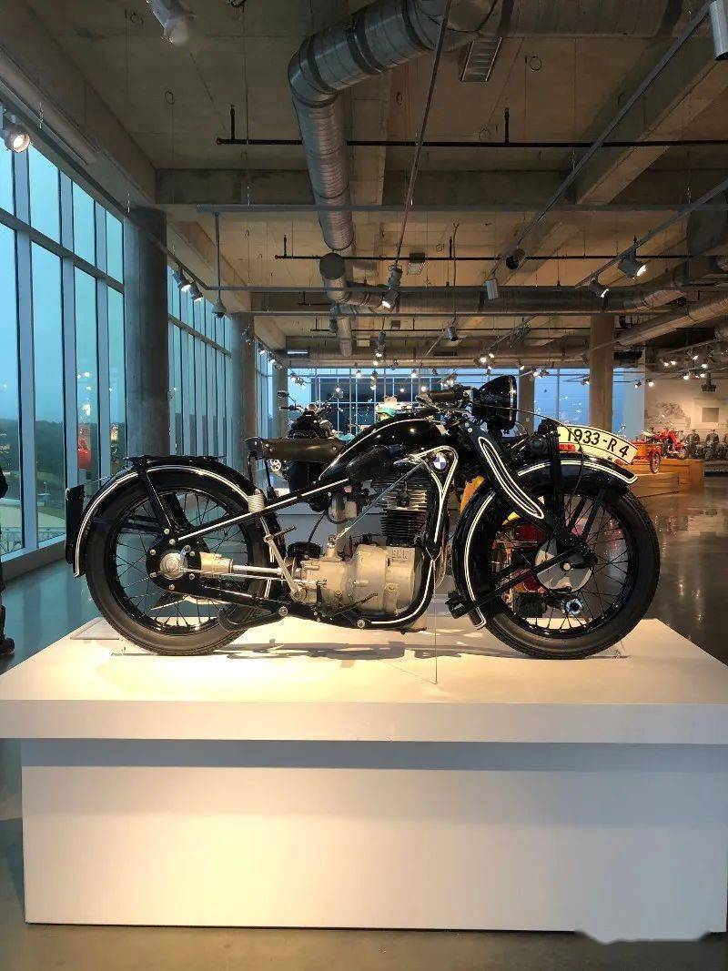 从1901年开始,nsu成为第一批大规模生产摩托车的企业,这是一个典型的