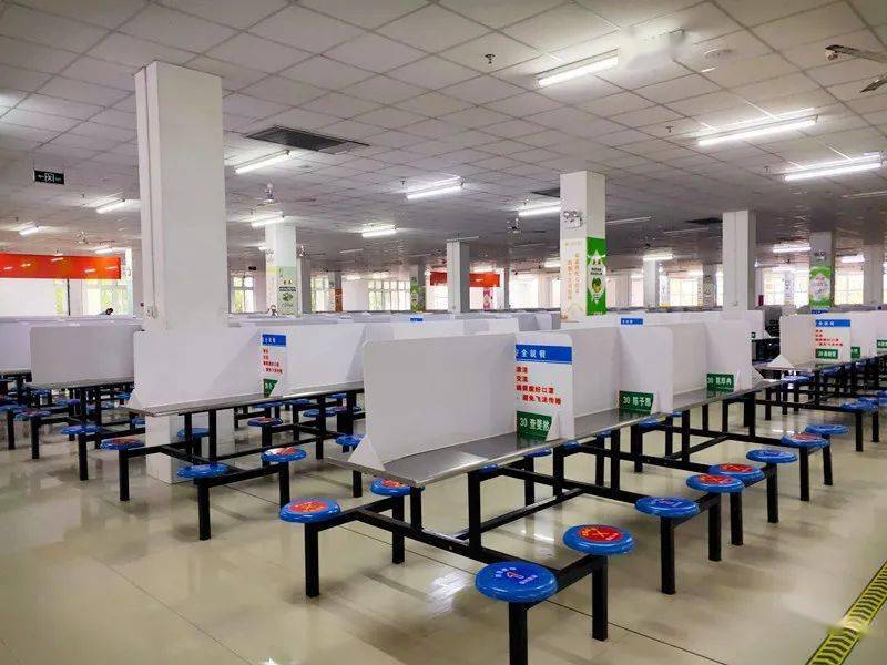 寿县一中食堂获得健康食堂荣誉称号