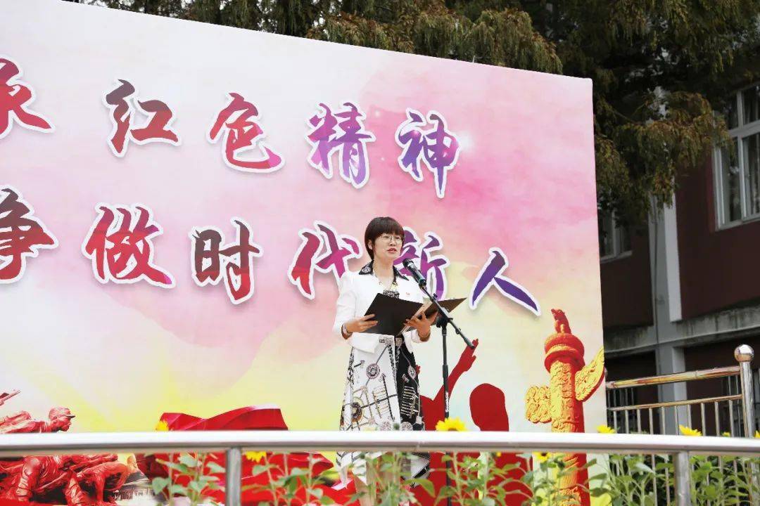 今天山阳中学来了一群特别的老师