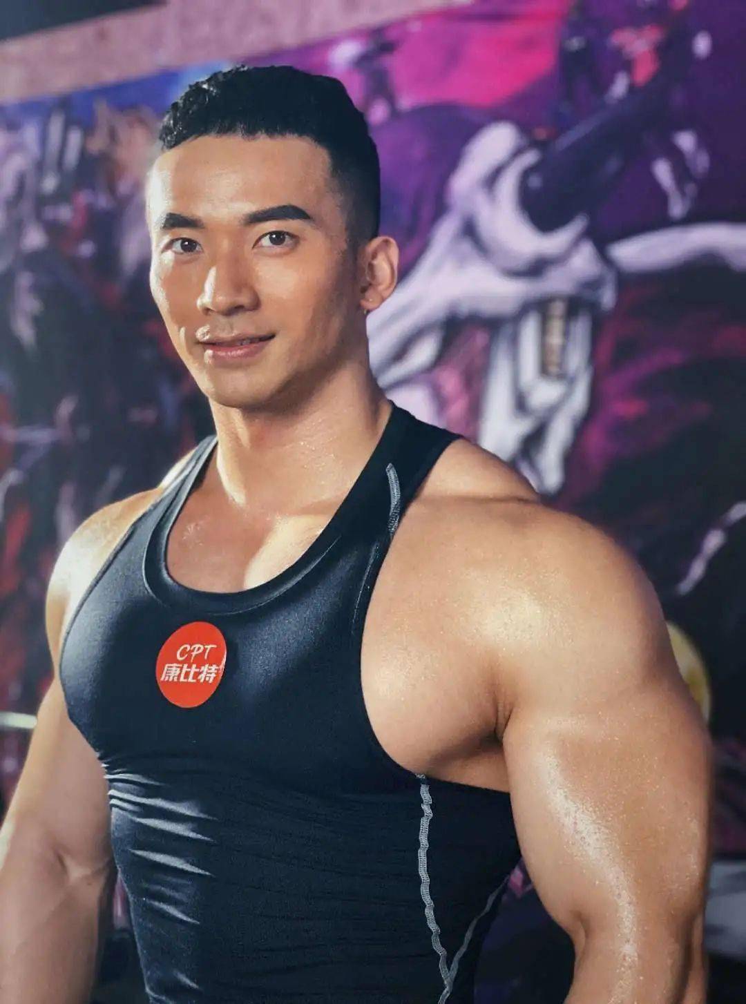 世界健美锦标赛男子健体三连冠郑少忠世界健美锦标赛男子健体冠军