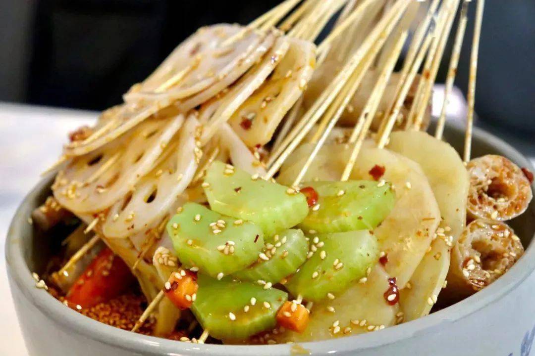 地道乐山小吃钵钵鸡美味来袭36元40根签签吃到爽