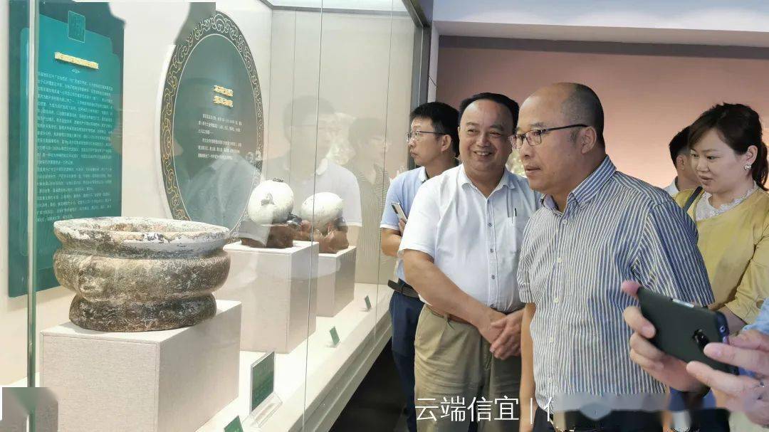 他们为了一睹南玉的风采而来信宜