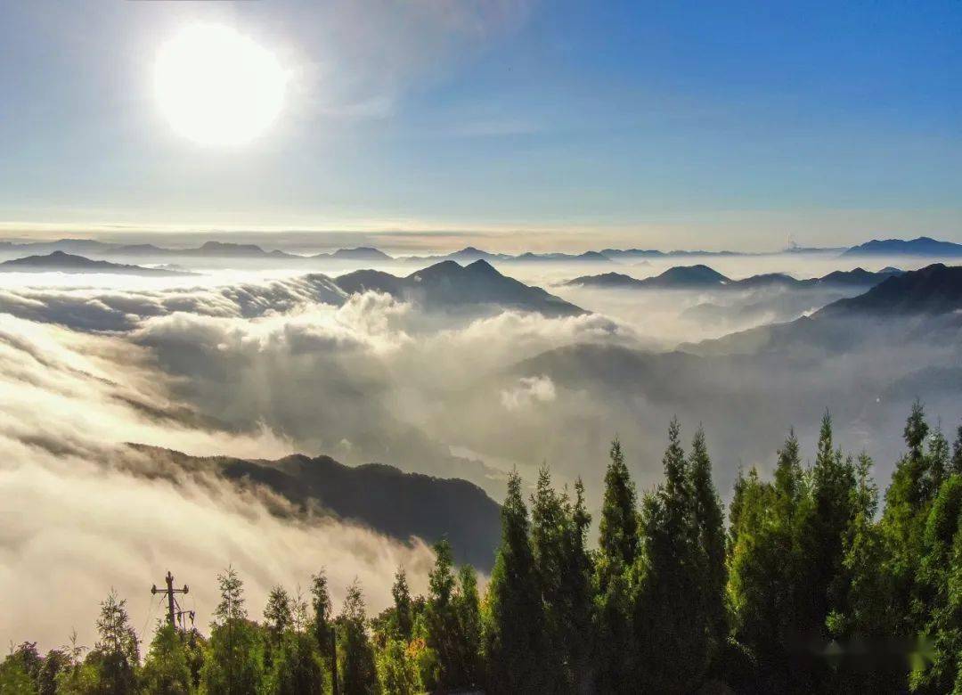 看云海观日出摄影师镜头下的永春天马山太震撼了