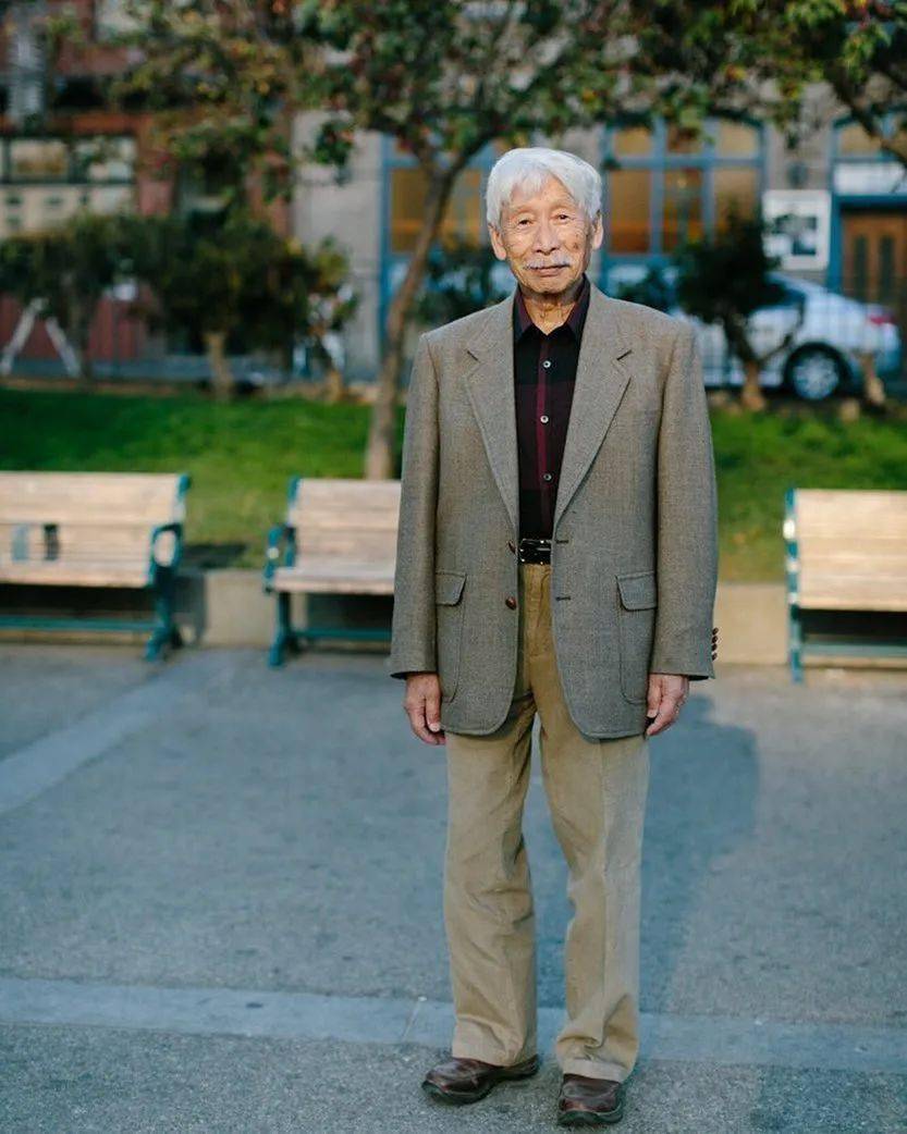 爷爷比你还朋克奶奶比你还少女网友老了老了连时髦都拼不过老年人了