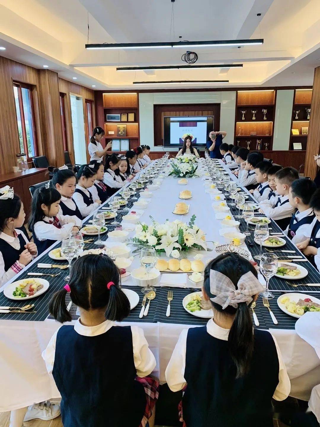 岭南家长课堂ii西餐&餐桌上的礼仪 western table manners