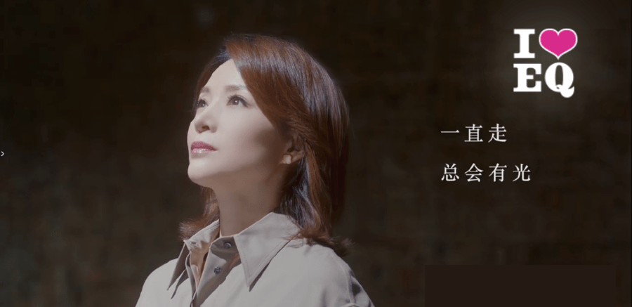 47岁董卿高调回归72小时直播惊艳网友活得好的女人都懂这句话