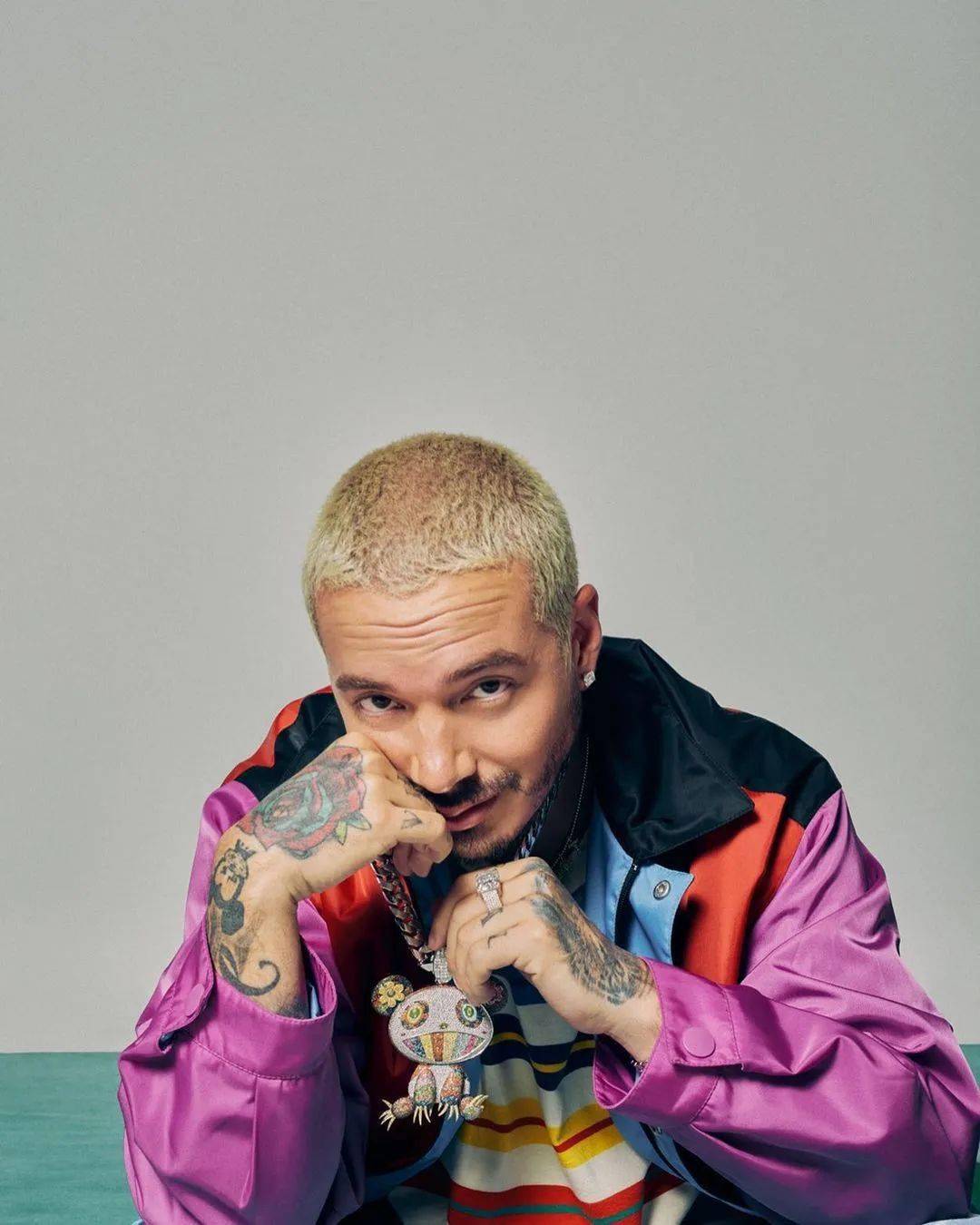 连 matthew m williams 都懂他多喜欢花花绿绿的单品j balvin 推出的