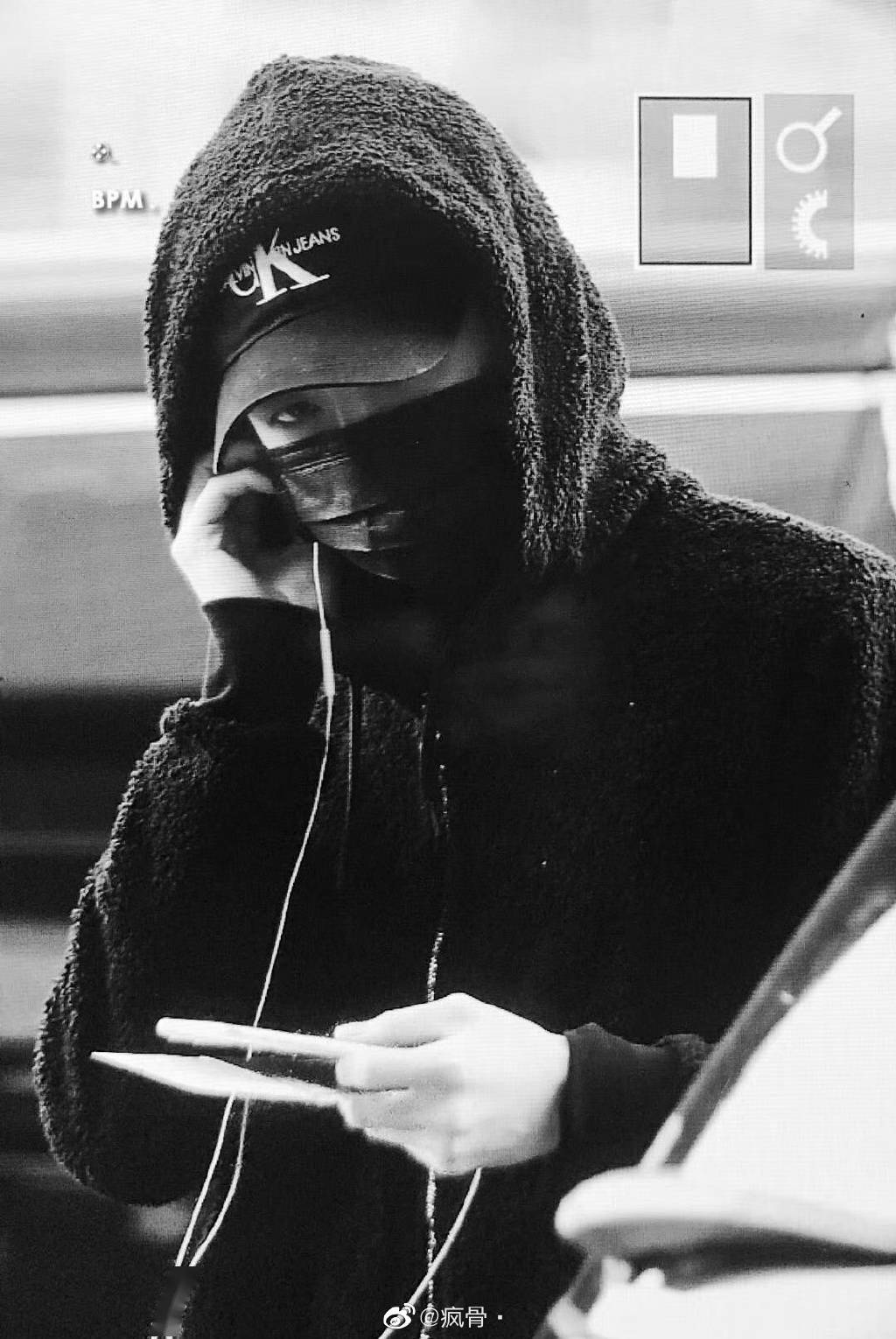 一起来欣赏吴世勋的黑白质感大片!_手机搜狐网